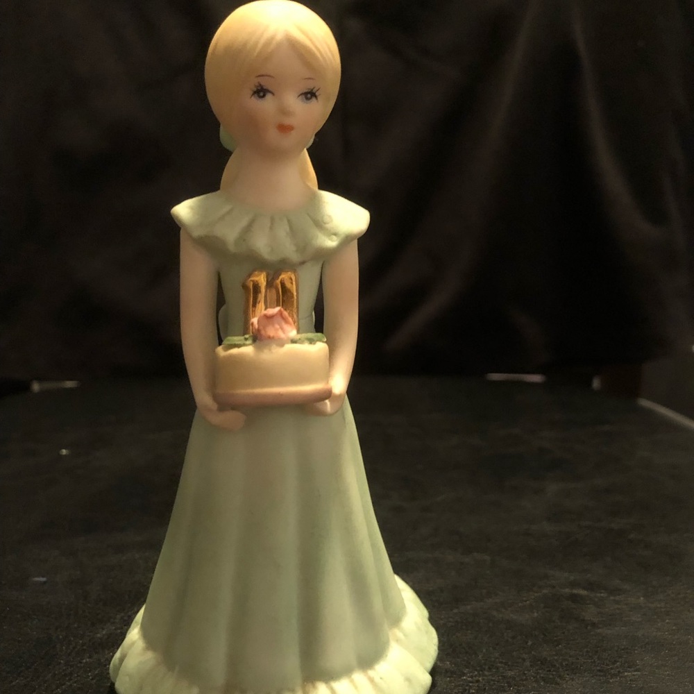 Vintage Age 11 Enesco Growing Up Girls - Blonde figurines